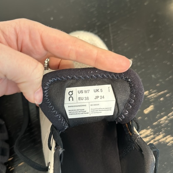 On Cloud X 3 - Picture 6 of 7